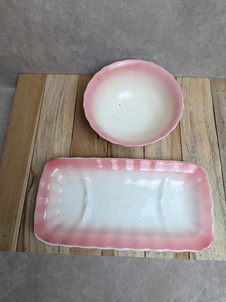 Ancien ensemble de toilette en terre de fer Longchamp rose