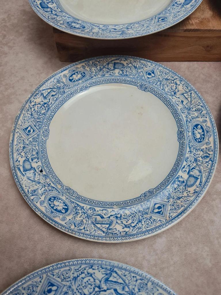 Assiettes terre de fer anglaises 1872 💙 Émile Bourgeois Grand Dépôt Paris – décor bleu rare – lot 8