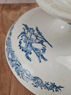 Compotier ancien sur pied – Faïence bleue – Au Lion de Faïence, 90 rue de Rivoli, Paris