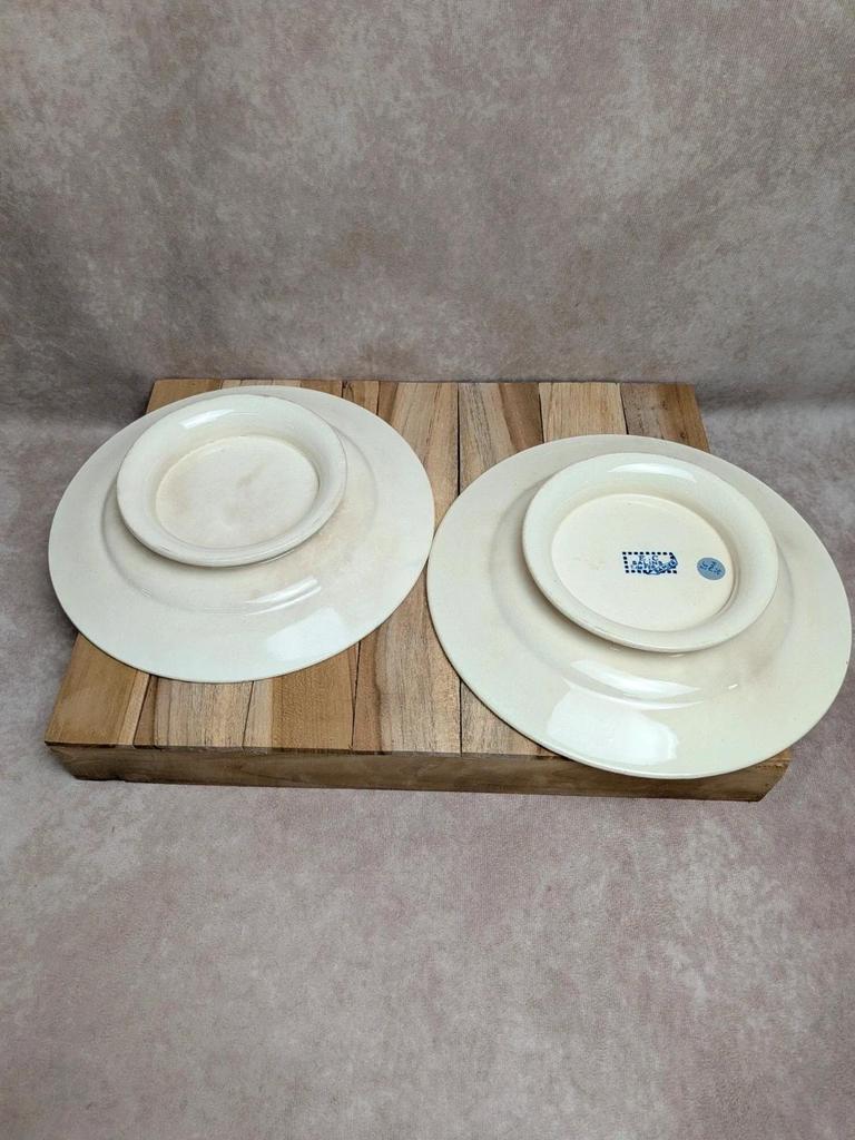 Lot de 2 plats sur pied Terre de fer Salins modèle Damier