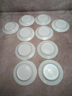 Lot de 10 petites assiettes en porcelaine fleurie et dorée vintage