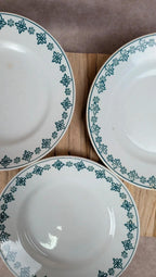 Lot 3 assiettes anciennes St Amand décor vert
