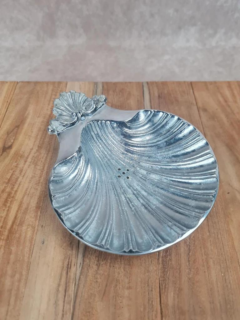 Porte-savon vintage en métal argenté – coquille décorative