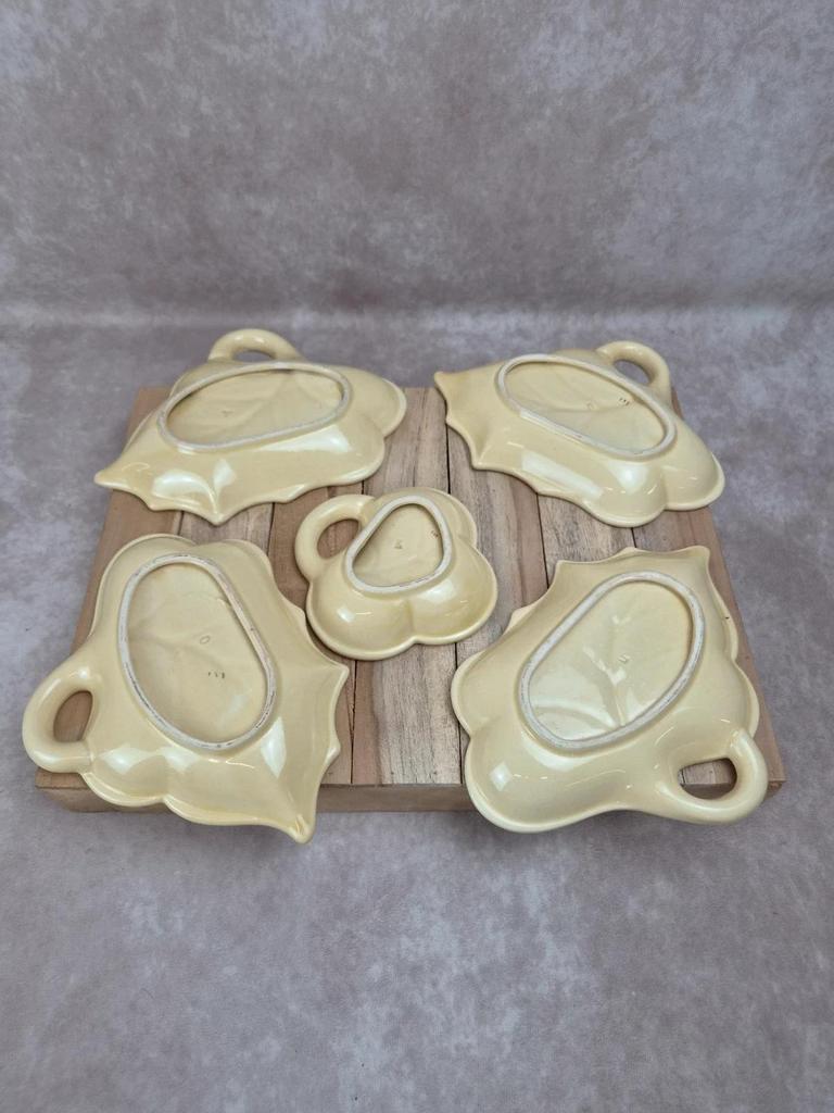 Service apéritif vintage 5 coupelles feuilles – Céramique d’art de Poët Laval – dorures