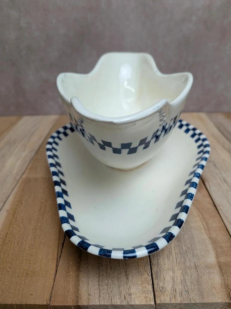 Saucière Terre de fer Salins modèle Damier