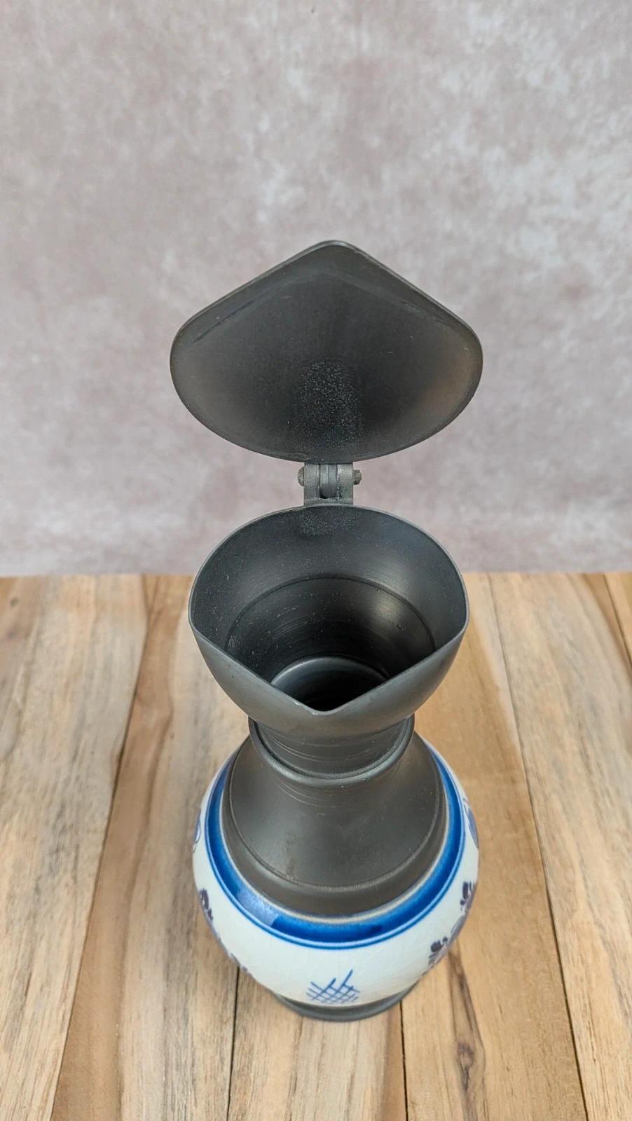 Pichet vintage Delft étain & faïence bleu – couvercle tête de bélier