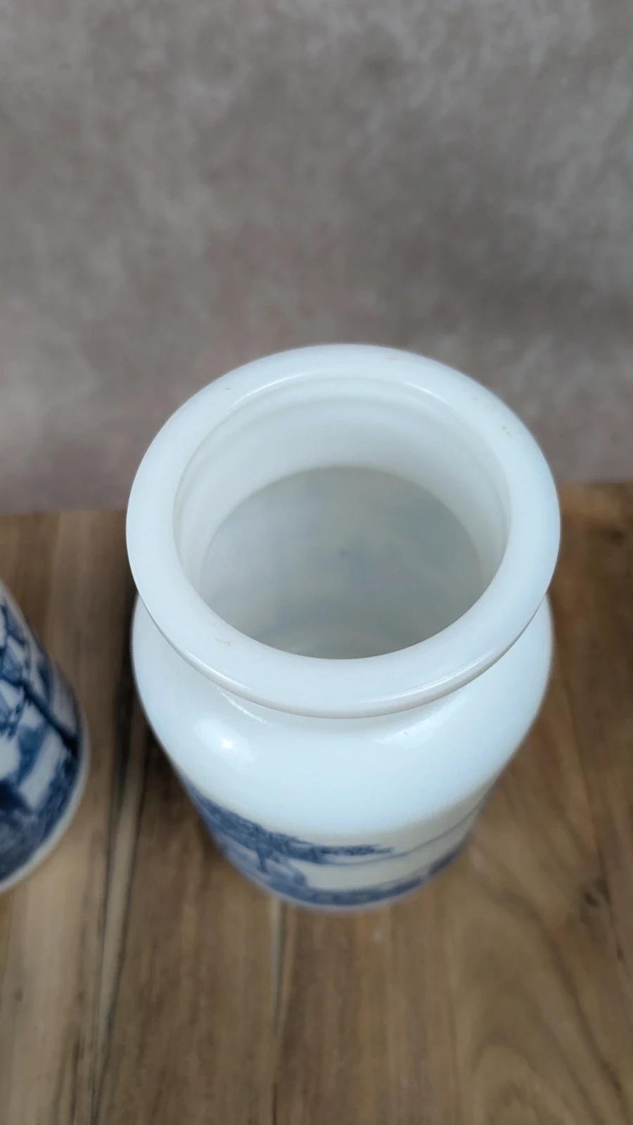 Duo de pots d’apothicaire anciens – décor bleu romantique – Belgique