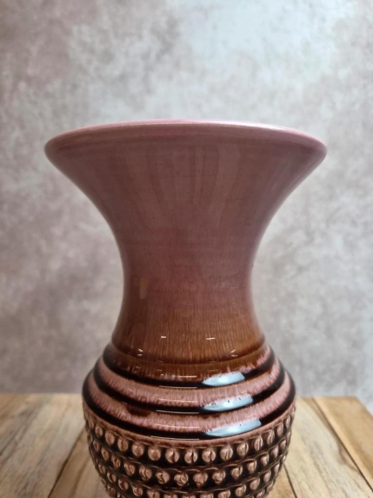 Vase en céramique vintage à décor texturé – tons rose et brun – années 60/70