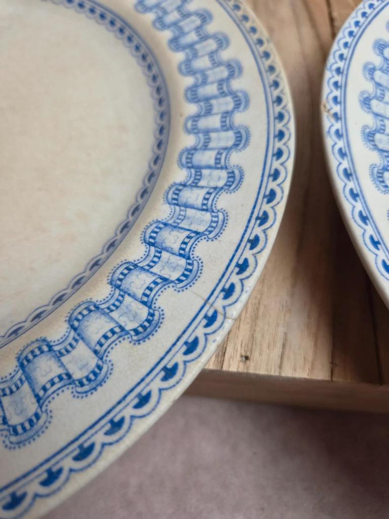 Lot de 4 assiettes plates anciennes anglaises B.p.w.&m. Milan – Terre de fer