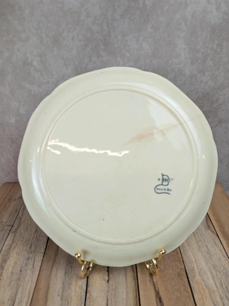 Assiette ancienne Terre de Fer Choisy-le-roi Hb – Coq polychrome en barbotine