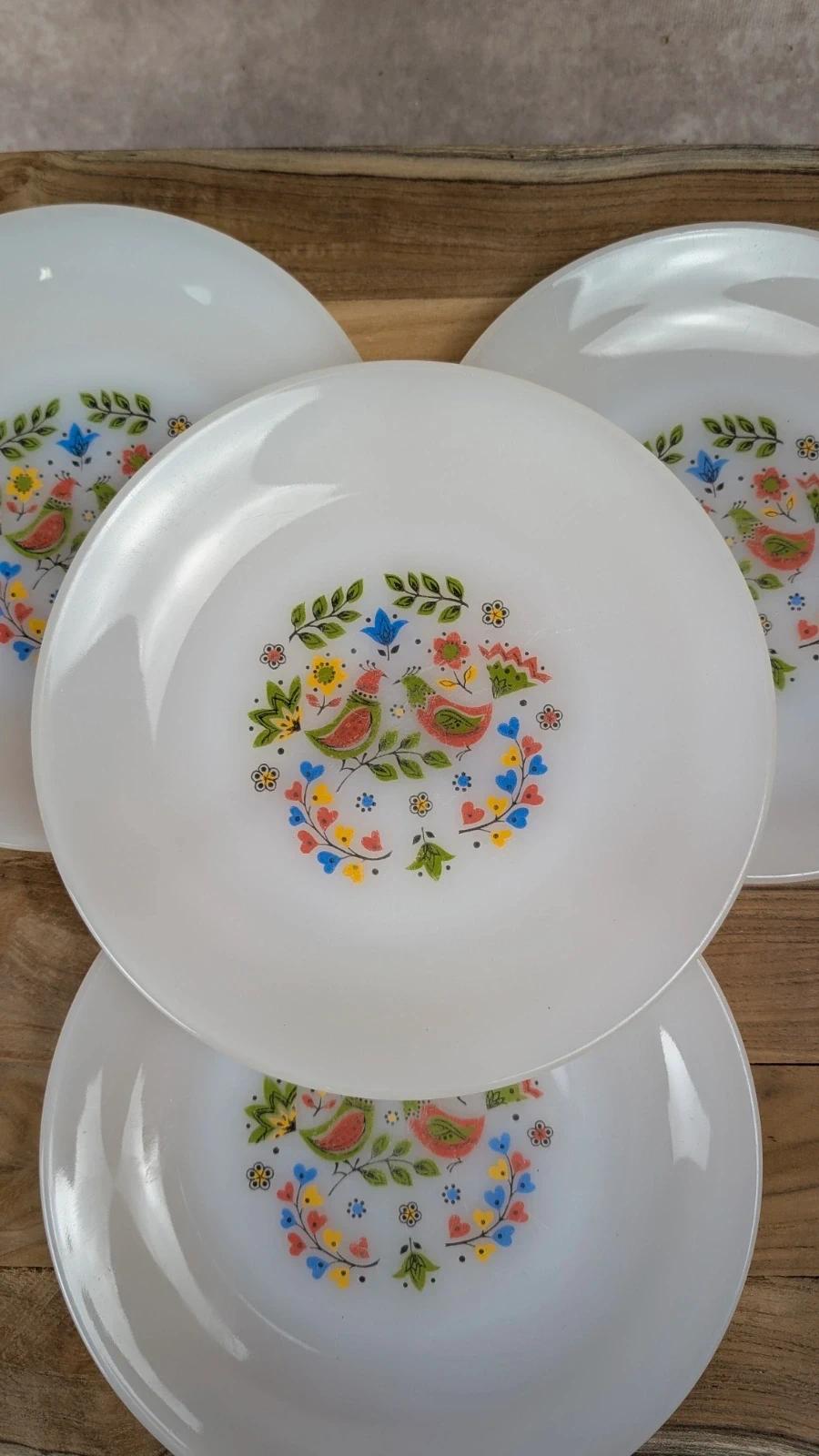 Lot de 4 assiettes à dessert Arcopal France – modèle “oiseaux du Paradis”