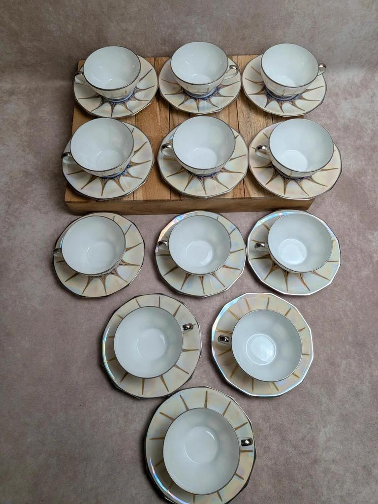 Service à café Art déco Limoges Unique signé Pailles – 27 pièces en porcelaine irisée