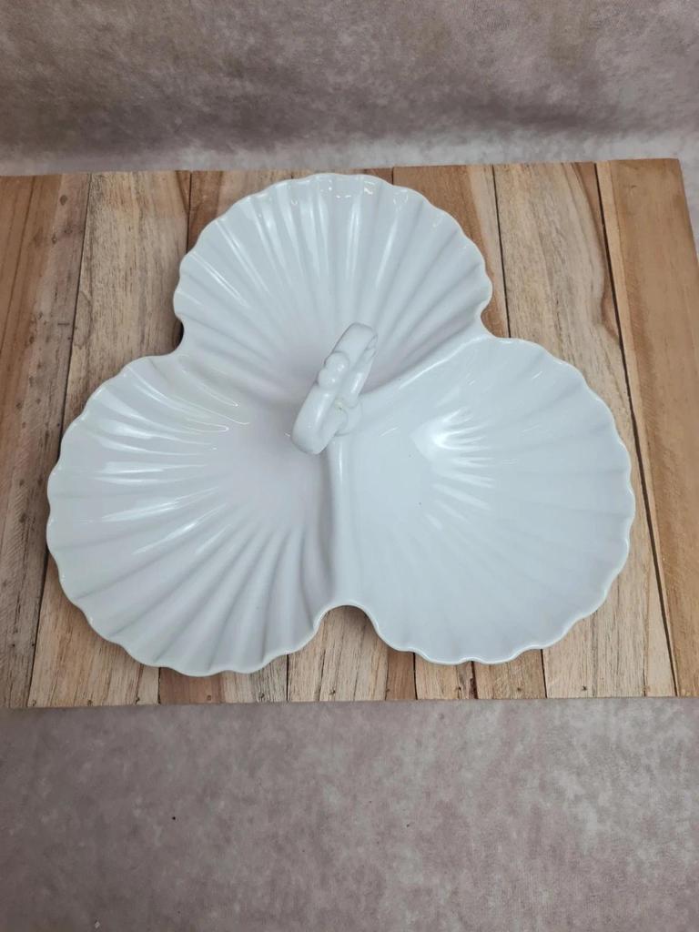 Présentoir ancien 3 compartiments coquille en porcelaine blanche