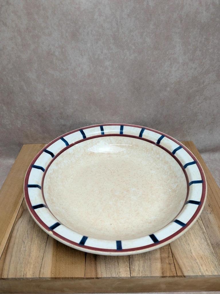 Plat creux ancien en terre de fer Hbcm modèle Béarn