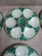 Service 12 assiettes + plat à huîtres Longchamp barbotine coquille