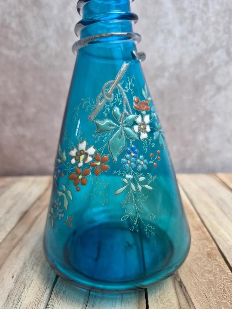 Bouteille ancienne Legras en verre bleu émaillé – décor floral Art nouveau