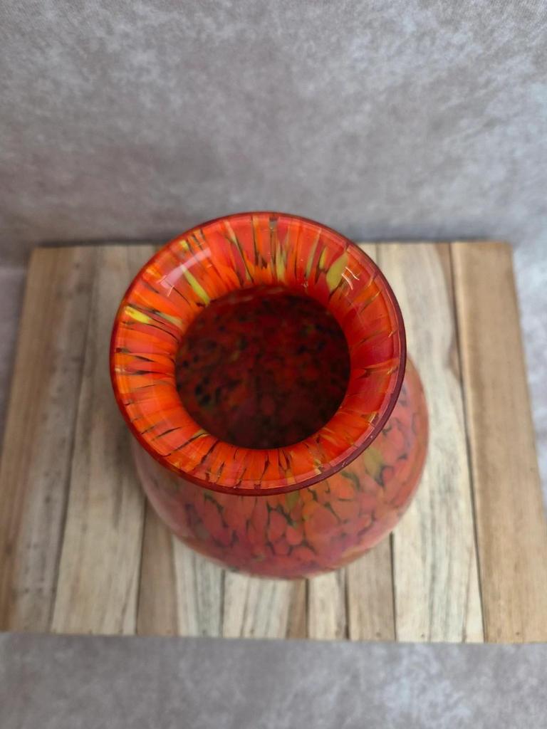 Grand vase ancien en verre multicouche irisé – attribué à Clichy ou Pantin
