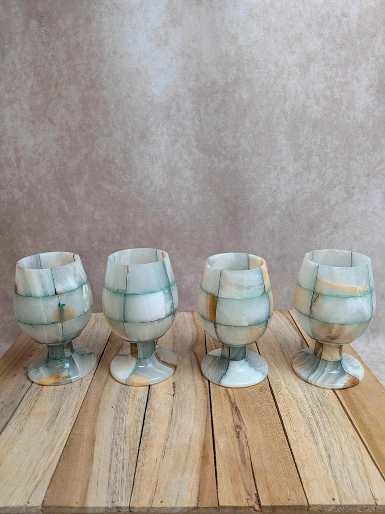 Lot de 4 verres à pied en onyx vintage