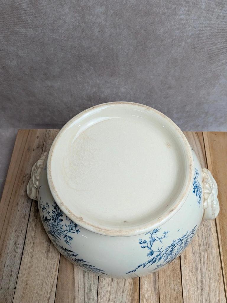 Soupière ancienne en terre de fer Gien – Modèle Fougère – Décor bleu