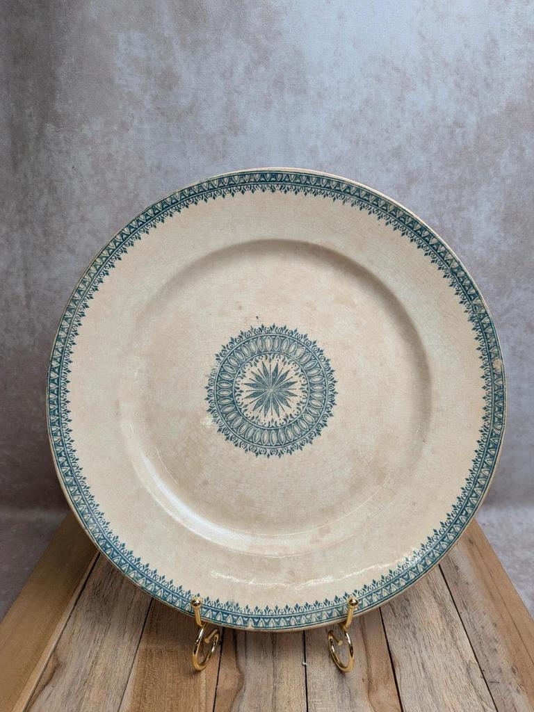 Plat rond Terre de Fer Creil et Montereau modèle Anglais