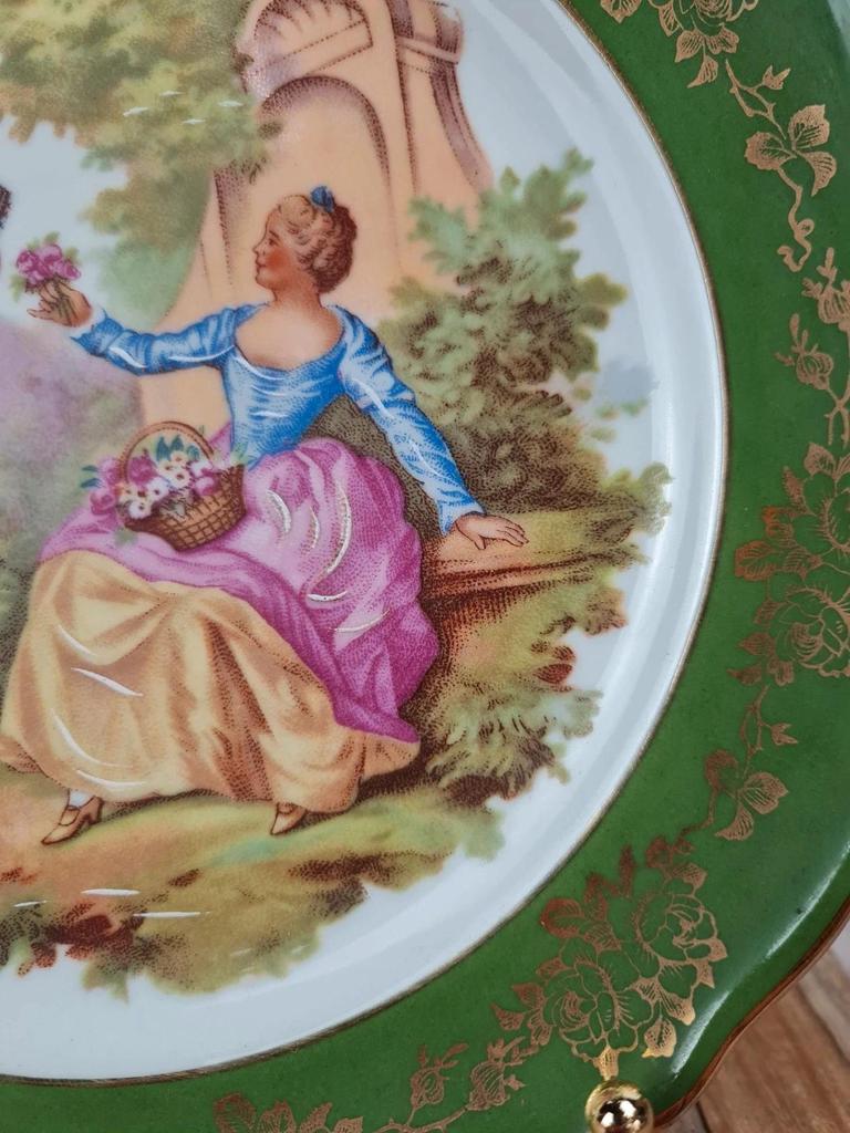 Assiette décorative en porcelaine de Limoges – Scène galante Fragonard 🎨
