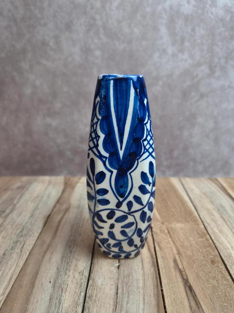Petit vase ancien en faïence bleu et blanc peint main – décor oriental