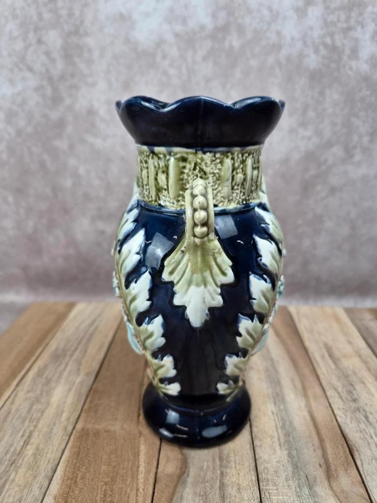 Vase barbotine Gustave De Bruyne Fives Lille ancien décor floral anses stylisées