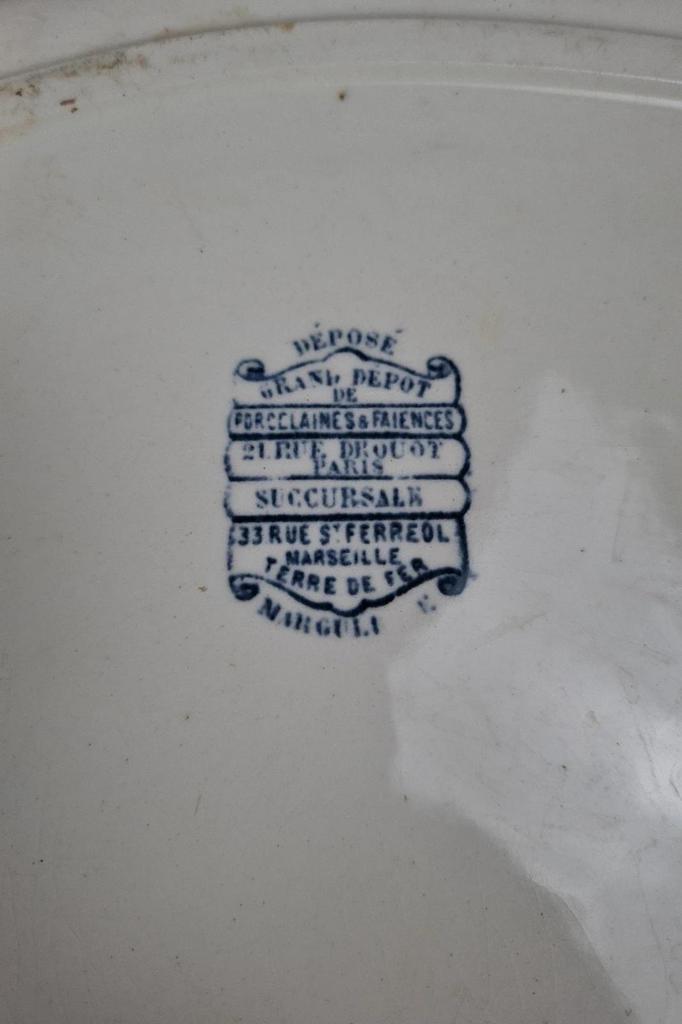 Grand plat ancien ovale 🌿 Terre de fer – Grand Dépôt Paris – Xixᵉ