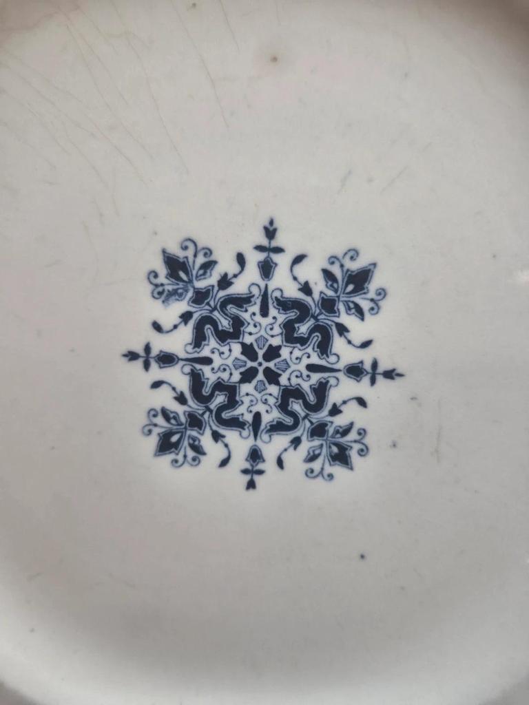 Assiette ancienne Terre de Fer Clairefontaine Rouen décor bleu