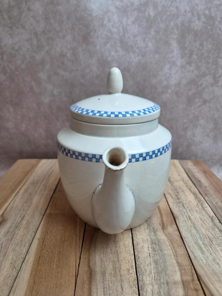 Théière ancienne Terre de Fer Opaque de Sarreguemines – Frise damiers bleus