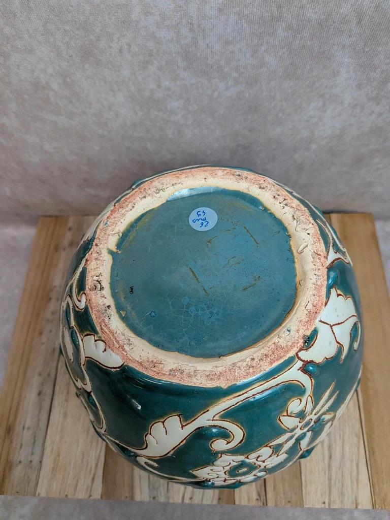 Vase boule vintage turquoise décor floral en relief