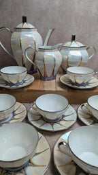 Service à café Art déco Limoges Unique signé Pailles – 27 pièces en porcelaine irisée