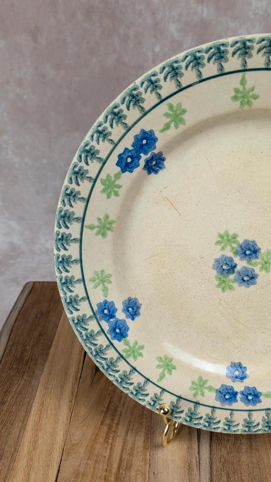 Assiette ancienne en faïence attribuée à Veyard – Bordeaux – Xixᵉ siècle
