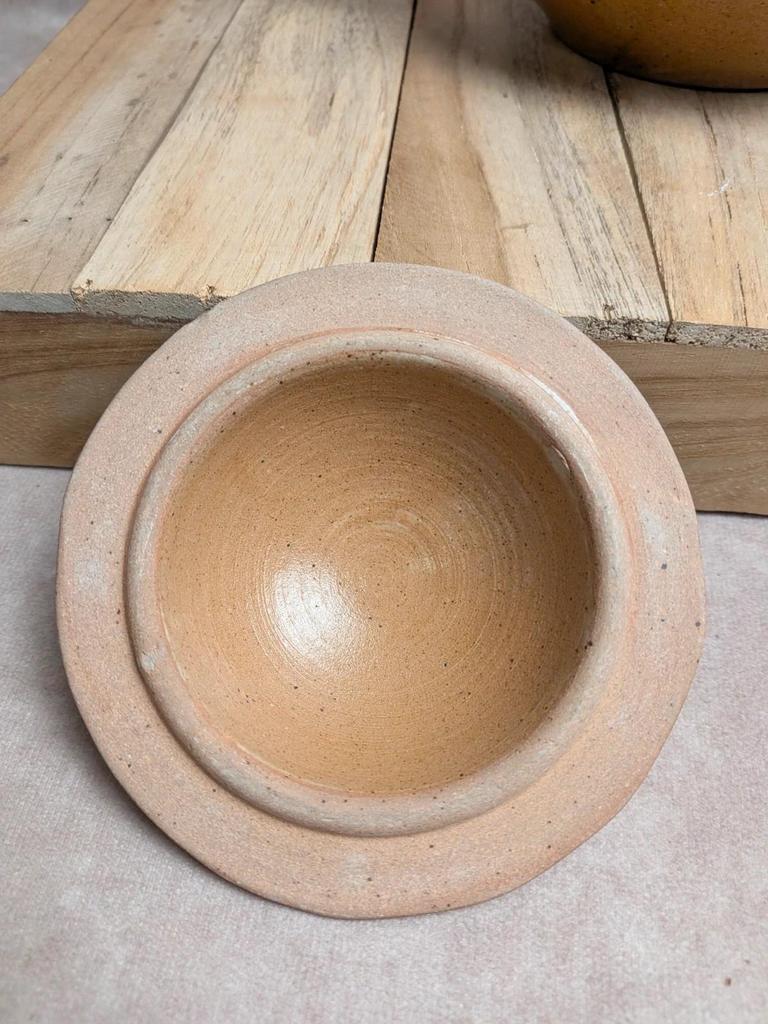 Théière vintage en grès émaillé beige moucheté – Style rustique