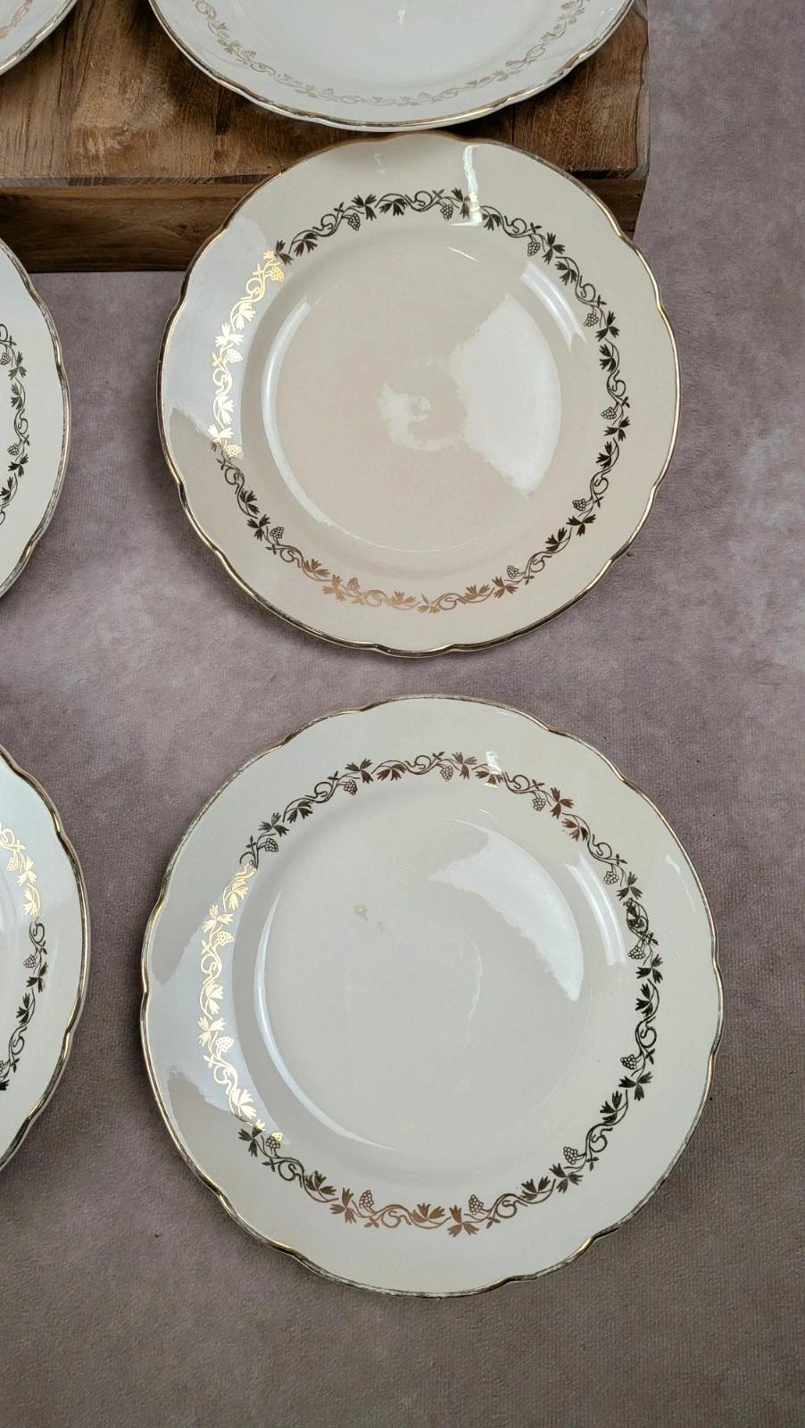 Lot de 8 assiettes à dessert anciennes Villeroy & Boch – frise dorée