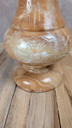 Vase décoratif en onyx gravé