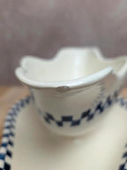 Saucière Terre de fer Salins modèle Damier