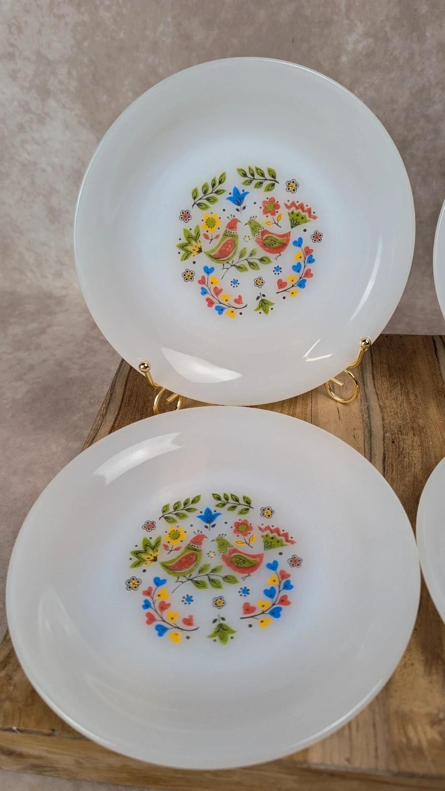 Lot de 4 assiettes à dessert Arcopal France – modèle “oiseaux du Paradis”