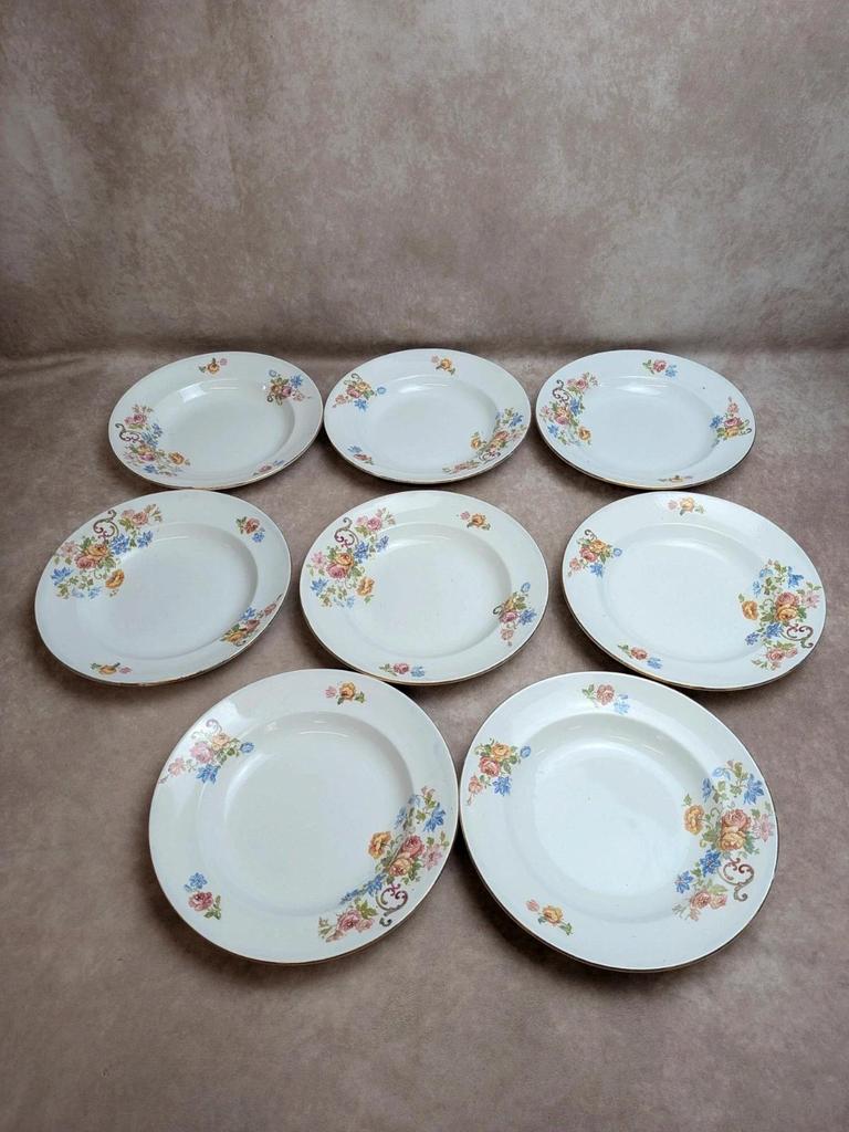 Lot de 8 assiettes creuses anciennes Faïencerie d’onnaing