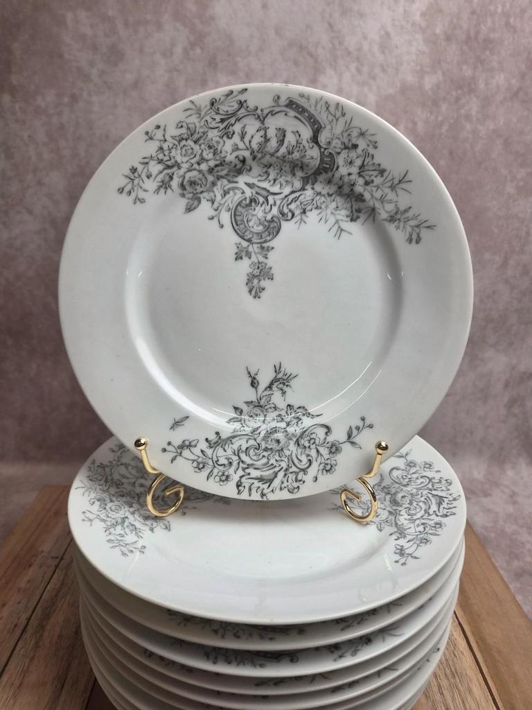 10 assiettes anciennes en porcelaine – Aux Lions de Faïence Paris – Xixe