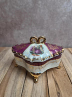 Boîte à bijoux bonbonnière porcelaine irisée – décor scène galante style Fragonard – dorures