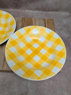 Lot de 2 assiettes creuses en terre de fer Sarreguemines décor carreaux jaunes