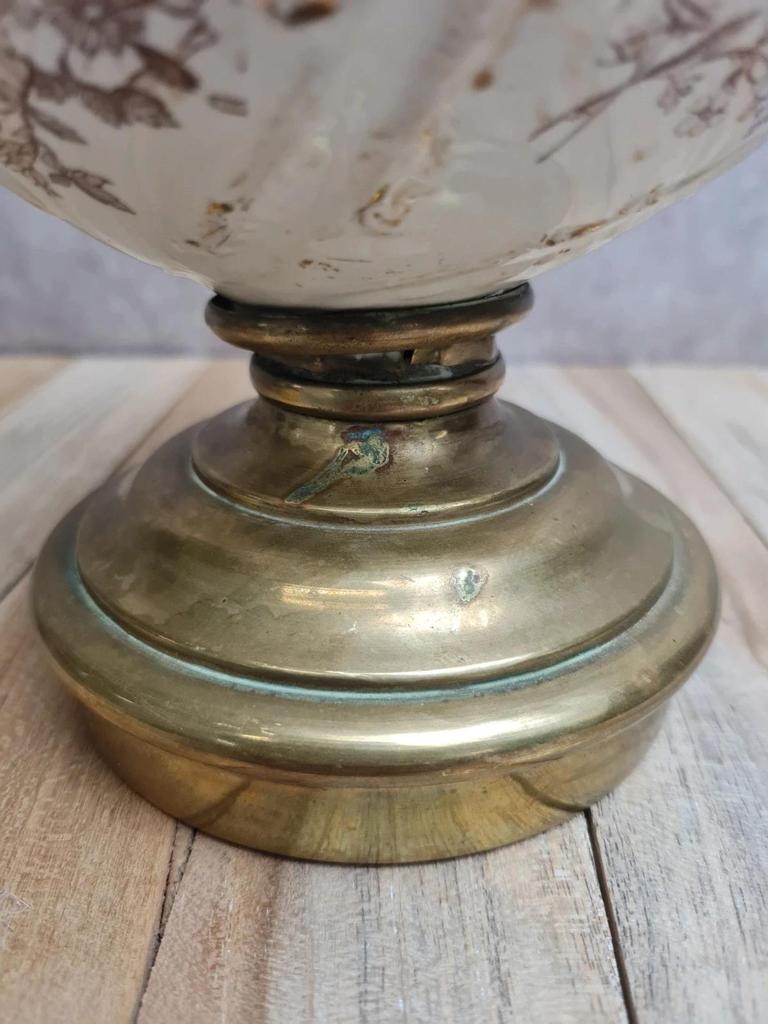 Lampe ancienne détournée – pied en terre de fer & laiton – esprit brocante