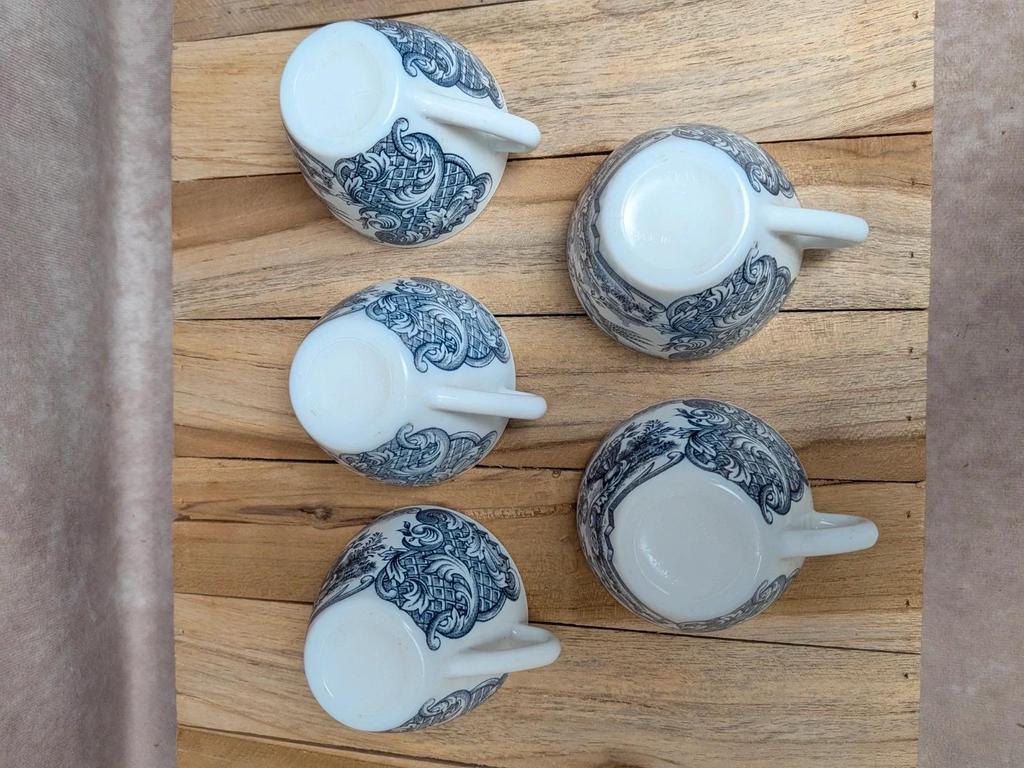 Lot 5 tasses vintage Rivanel