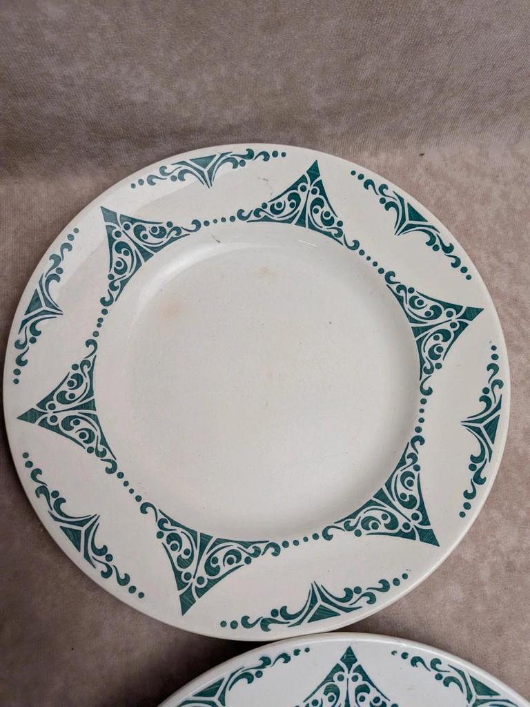Lot de 7 assiettes plates terre de fer Moulin des Loups Fti 22