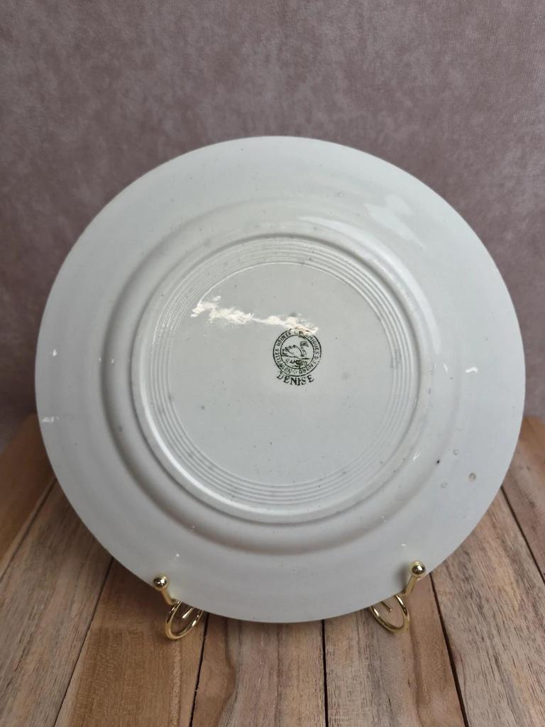 Assiette plate terre de fer Saint-amand – Modèle Denise – Décor vert