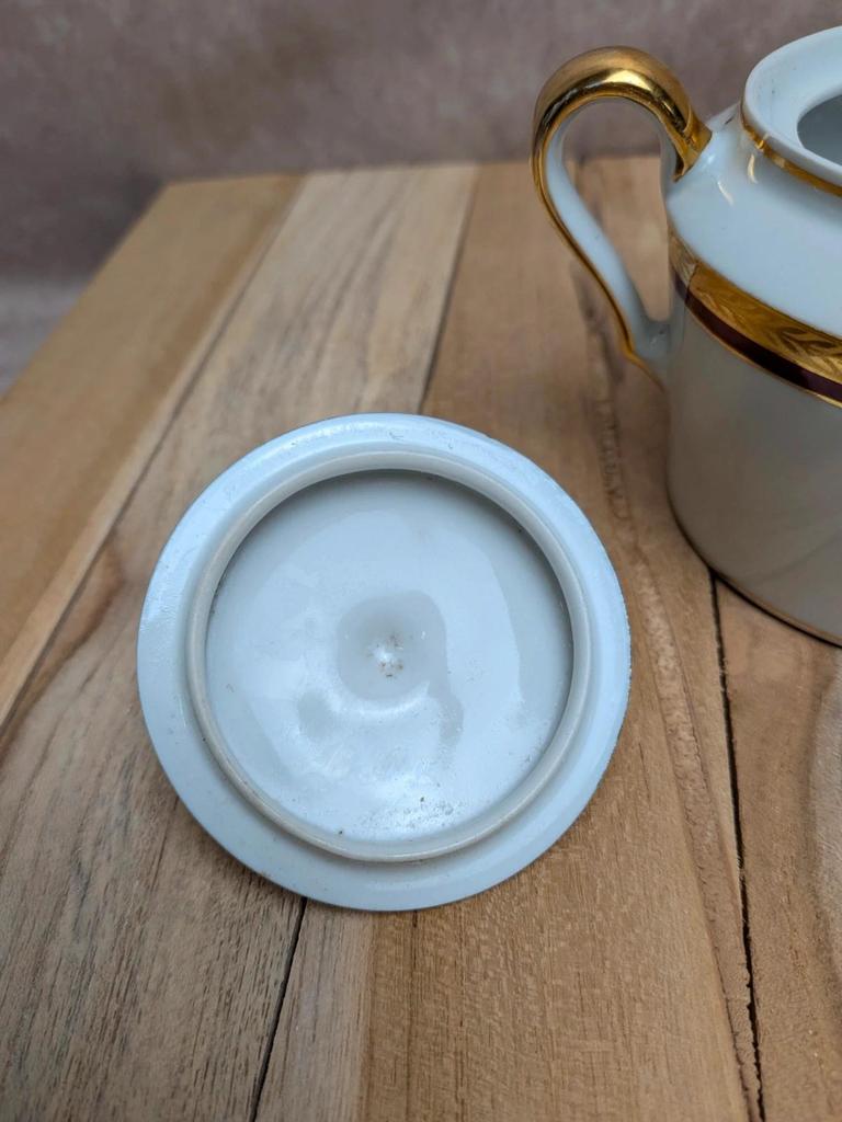 Service café Limoges porcelaine dorée