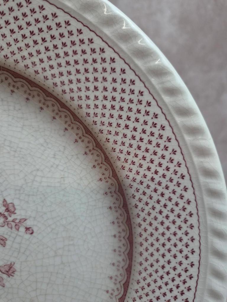 Grande assiette Lunéville English Style – Décor rose bordeaux – Esprit cottage anglais