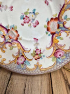 Sous-tasse ancienne décor rocaille fleuri – esprit romantique – porcelaine ancienne