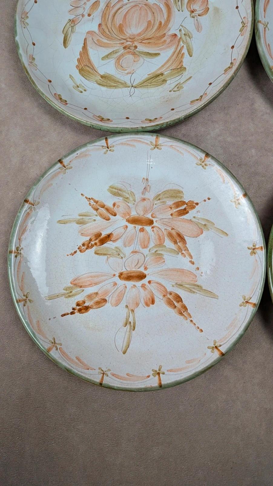 Lot de 6 assiettes plates artisanales signées Maïté – décors peints à la main
